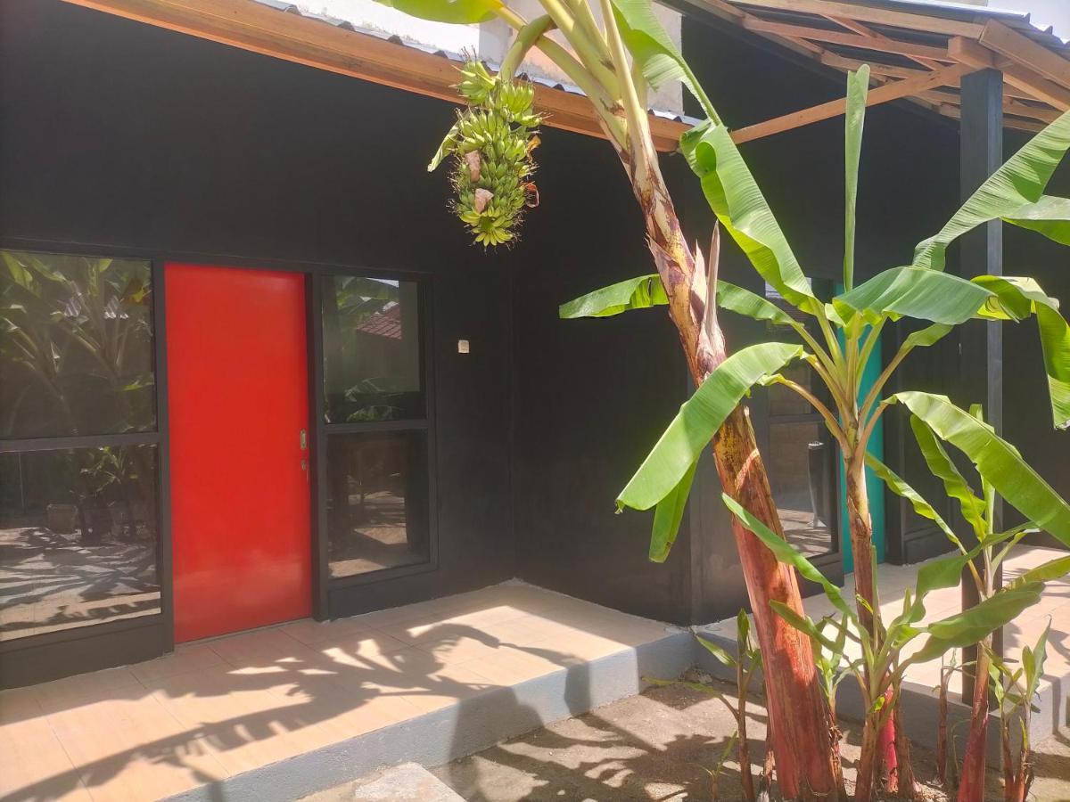 Dragonfly Hostel And Homestay Batununggul Exterior photo