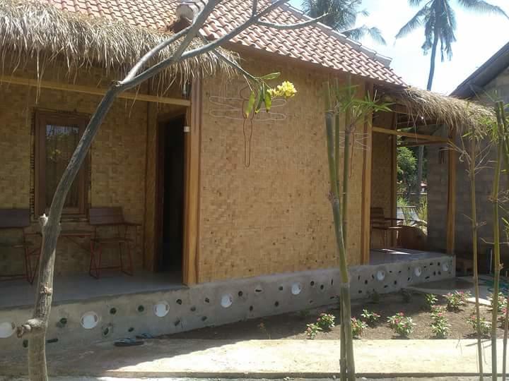 Dragonfly Hostel And Homestay Batununggul Exterior photo